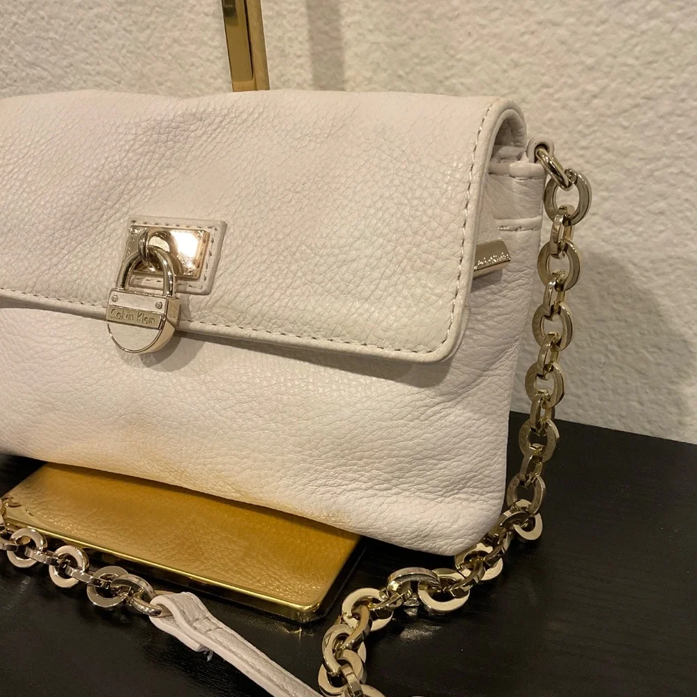 CAVIN KLEIN  Crossbody Bag Off White Leather Gold Chain Strap